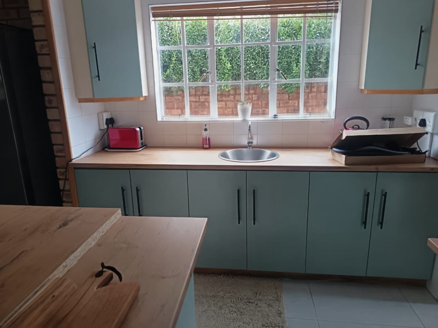 4 Bedroom Property for Sale in Roylglen Gardens Northern Cape